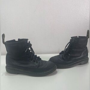 Dr Martens Black Leather Lace Up Boots Kid Youth Sz 1  Combat Ankle Grunge Biker